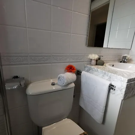 Apartamento Con Wifi A 5 Minutos De La Playa Y Cerca De Tiendas Y Restaurantes - Es-209-10 *