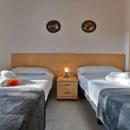 Con Wifi A 5 Minutos De La Playa Y Cerca De Tiendas Y Restaurantes - Es-209-10 Апартаменти