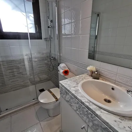 Apartamento Con Wifi A 5 Minutos De La Playa Y Cerca De Tiendas Y Restaurantes - Es-209-10